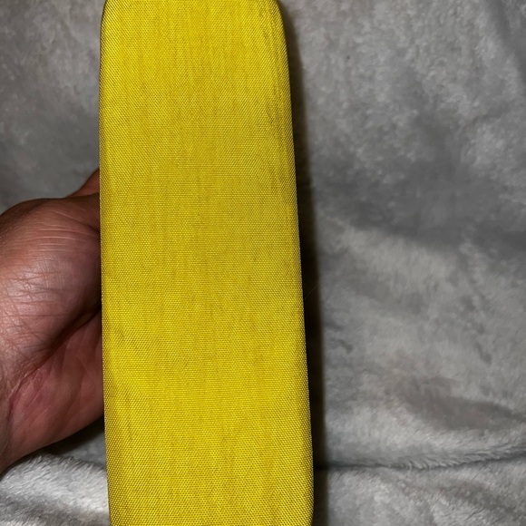 Baggallini cosmetics case in mustard yellow - Picture 3 of 8